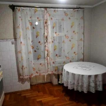 Рівна вул., 28