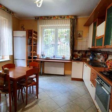 Продаж квартири по вул. Ніщинського поруч з парком Шевченківський гай