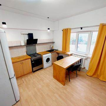 Парникова вул., 16