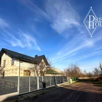 Продаж новозбудованого 2 поверхового будинку