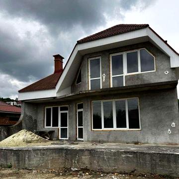 Будинок 260м2 , 9 сот землі