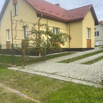 Продаж будинку у передмісті Дрогобича