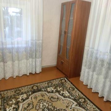 Здам житло. Пів будинка.