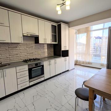 Гетьмана Петра Дорошенка вул., 22б