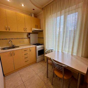 Затишна однокімнатна квартира 28 м.кв., Лукʼянівська, 7 .