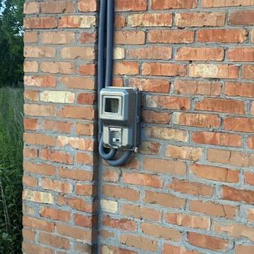 Продам 2 будинки з комунікаціями, без внутрішніх робіт. Район Зінчашів