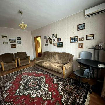 Йорданська вул. (Лайоша Гавро), 3