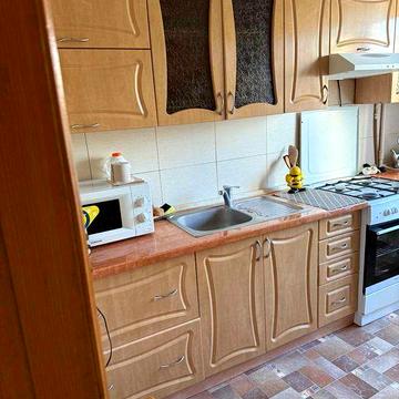 Здам 3к квартиру, 72 м², вул.Дегтярівська 6, м.Лукьянівська 3 хв