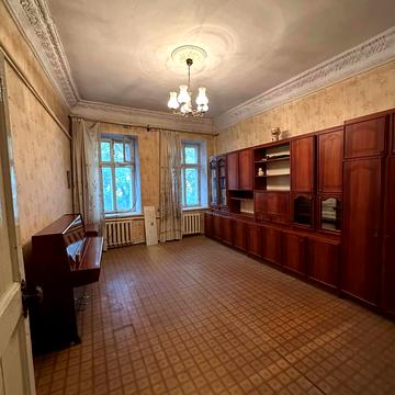 Садиковська вул., 4