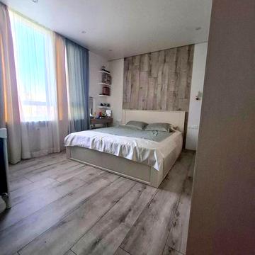 Сдам 3 комн квартиру в ЖК Сан Сити, новый дом,на Бочарова,школы 15,24