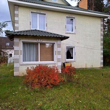 Оренда будинку біля лісу та озера