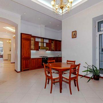 Саксаганського вул, 58. Оренда затишної квартири.