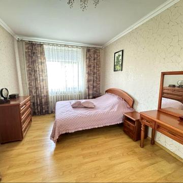 3-кімнатна сталінка з гаражем, вул. Миру