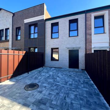 Виноградна вул., 32