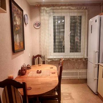 Продам 3 кв метро Киевская - рядом