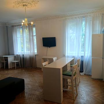 Білоруська вул., 30