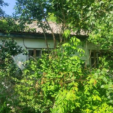 Продається пів будинку в центрі с.м.т.Віньківці по центральній вулиці