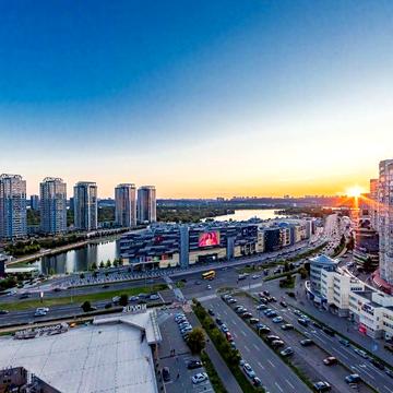 Ріверстоун River mall стильна видова квартира в класичному стилі