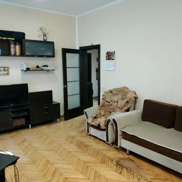 2-кімн. кв., сталінка, район Бойової на тривало.