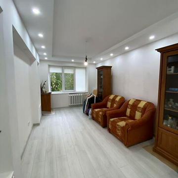 Продаж 2к Квартира Юності проспект