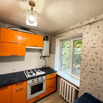 Продам 2 к. квартиру з ремонтом на в. Н. Алексєєнко/Свердлова/Пушкіна