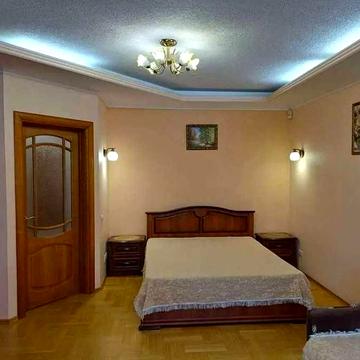 Здам квартиру в 5-10 хв ходу до метро Тараса Ш. , Контрактова Площа.