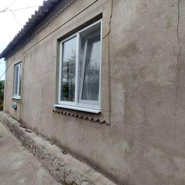 Продам дом по центральной улице.