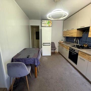 Радісна вул.