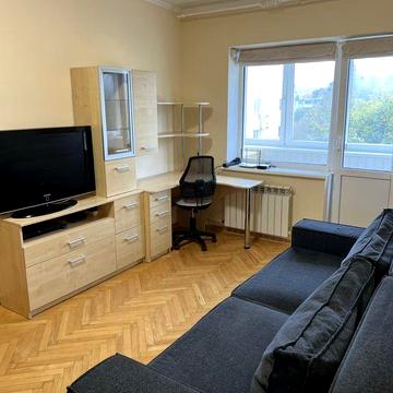 Однокімнатна квартира, вулиця Караджича
