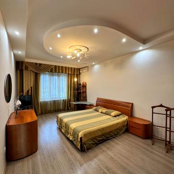 Андрія Верхогляда вул. (Михайла Драгомирова), 4