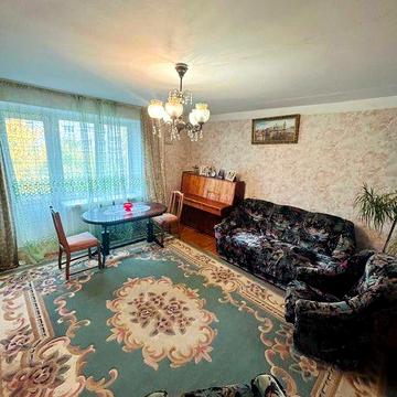 Продається 4-кімнатна квартира