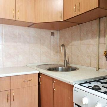 Е-відновлення .Центр міста,95 квартал.Продаю 3 кімнатну квартиру. ЖК Сітісервіс,-КР