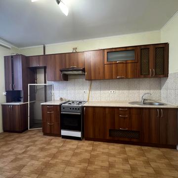 Підпечерська вул., 8