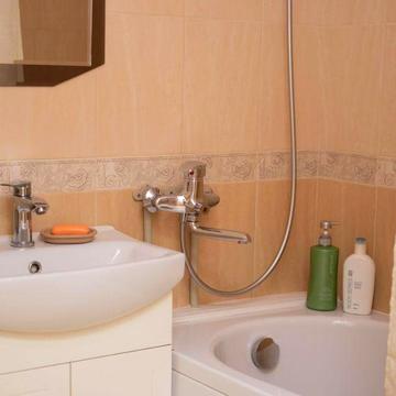 Сдам 1 квартиру в центре.