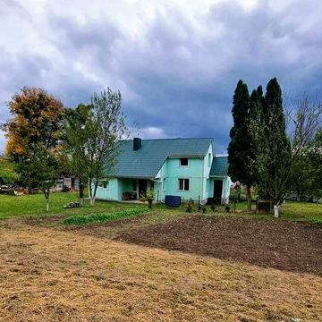 Просторий будинок в с.Городок