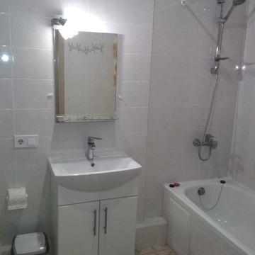 СВОЯ 1-кім в оренду в гарному комплексі. Генератор, соняч панелі МЕТРО