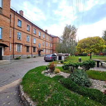 Продается двухкомнатная «Сталинка» на Прудах, ул. Шостаковича