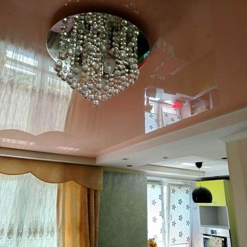 Продам 2 кімнату квартиру з меблями.