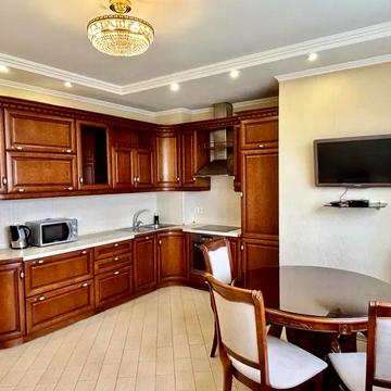 Героїв Оборони вул., 10-А