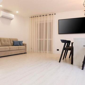 Гарний будинок (дуплекс) без комісії! З ремонтом, технікою та меблями.