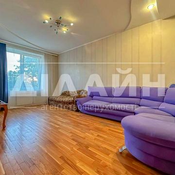 Краща локація! 2х кімн. Сталінка у Центрі міста!