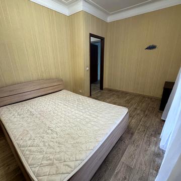 Пріорська вул. (Полупанова), 9