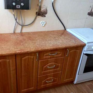 сдам двух комнатную квартиру .