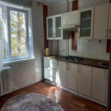 Сдам 1 км. кв. На Карачунах