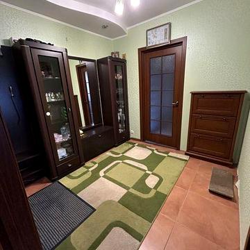 Продам квартиру 2х ко мнатну на м н Солнечный