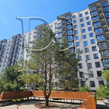 Героїв Небесної Сотні просп., 16/8