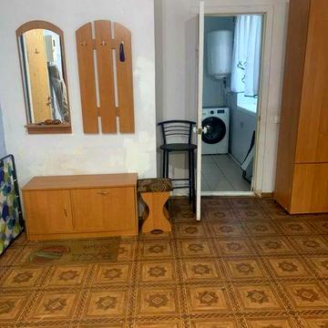 Здається 1 - к. квартира в центрі