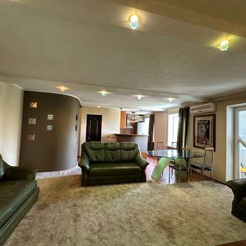 Велика 2к.квартира 62м, с видом на парк, 7/9