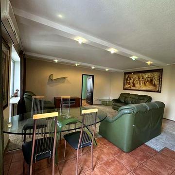 Велика 2к.квартира 62м, с видом на парк, 7/9