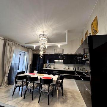 Двухповерхова 3.х кім квартира вул Панаса Мирного 14